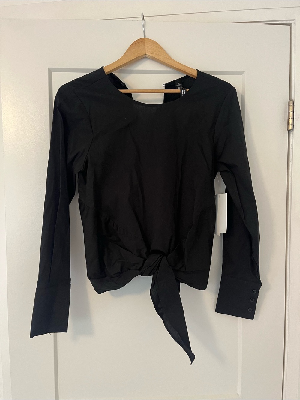 Design Lab Black Long-Sleeve Tie-Front Women’s Top